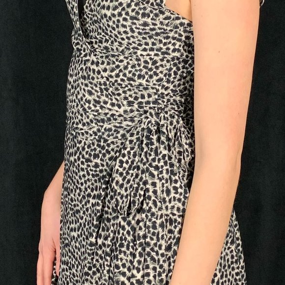 😘🍾🎈🎉 HOST PICK Norma Kamai Dress - Picture 4 of 9